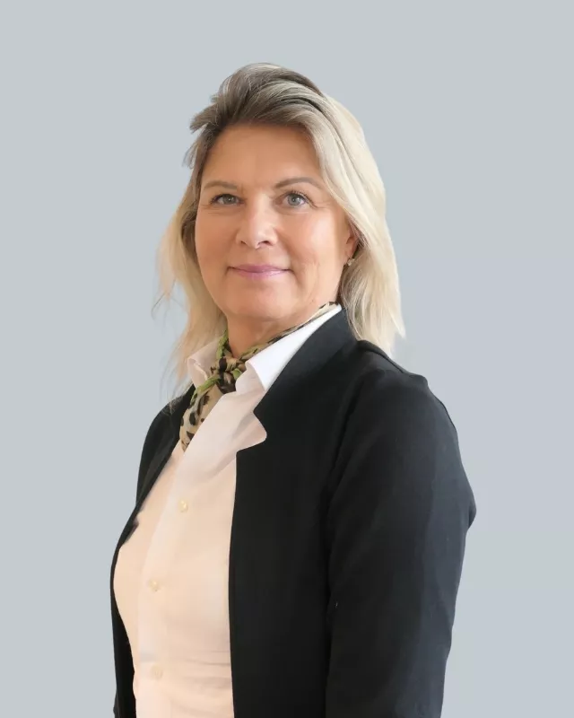Mascha-Hipleh_b15pleg5dl8s.jpg